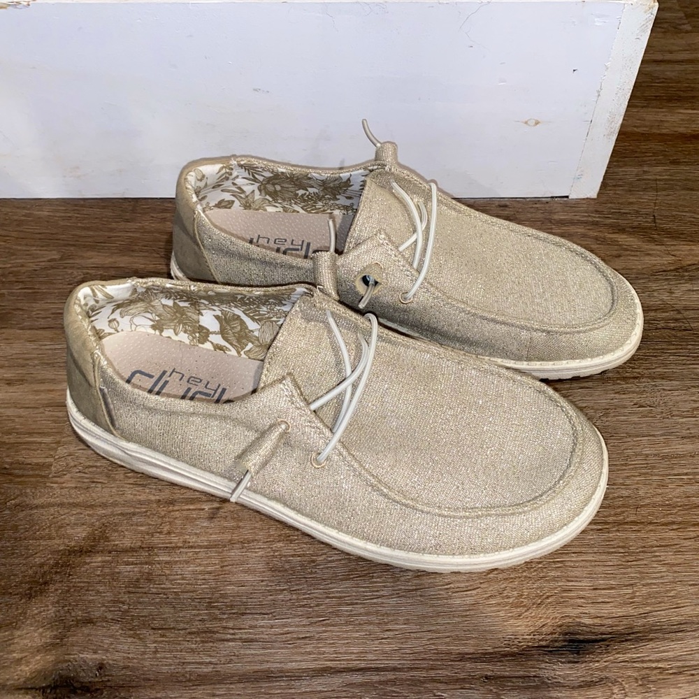 Hey Dude Women's Wendy Stretch Size 10 Sparkling Beige